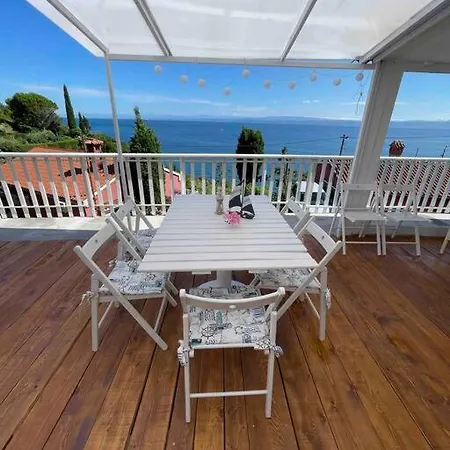 Holiday home Sunrise Seaview Fiesa *